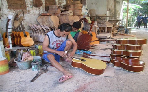 Kampung Gitar Baki Sukoharjo